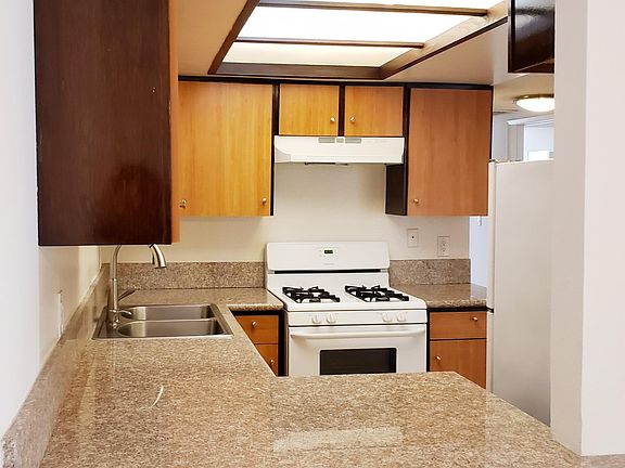 5th image of 1141 N Columbus Ave #3304