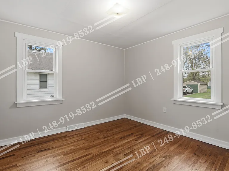 35230 Sheffield St — Photo 11