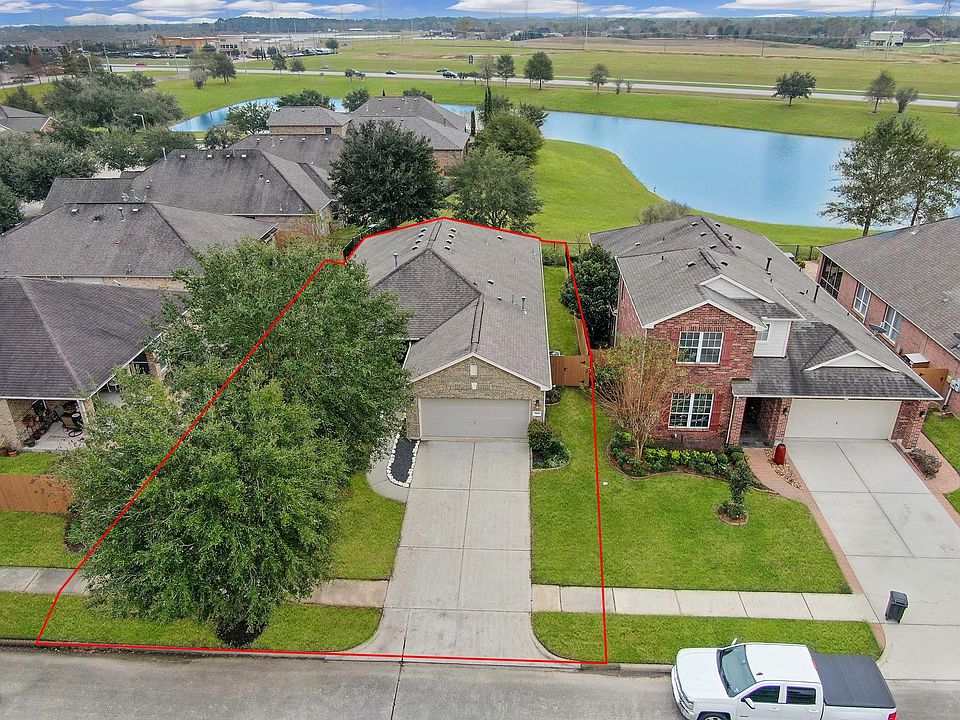1st image of 723 Saturnia Ln