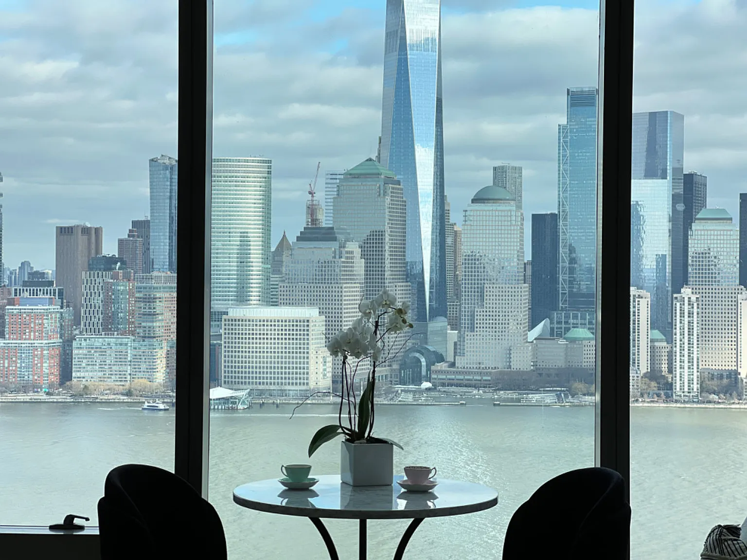 2 bed, 1285 sqft, $7,400 — Photo 2