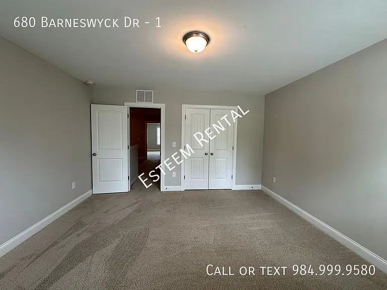 680 Barneswyck Dr #1 — Photo 29