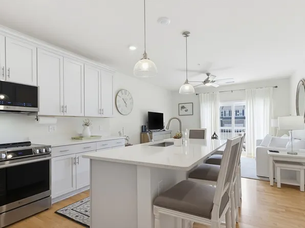 401 Emery Ln Unit 106, Sudbury, MA 01776