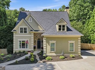 440 Oakleaf Trl, Suwanee, GA 30024