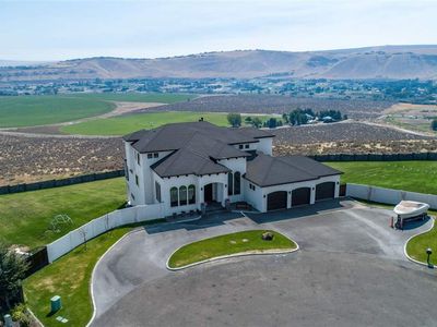 17028 S Fairview Loop, Kennewick, WA, 99338