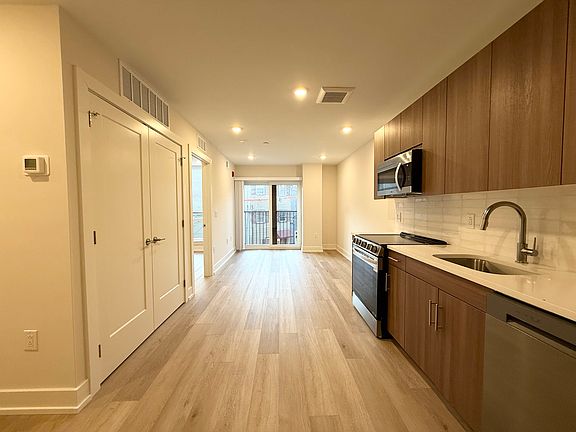 2nd image of 128 W Girard Ave #202