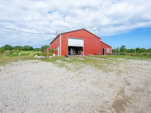 35322 72nd St, Covert, MI 49043