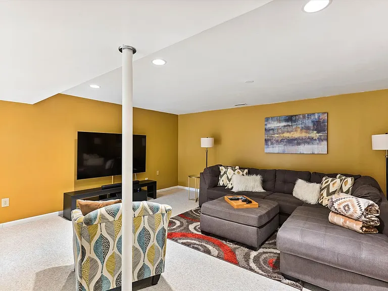 15237 Jones Ln — Photo 11