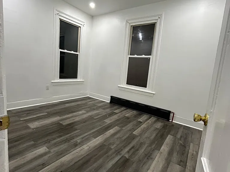 111 Kensington St — Photo 5