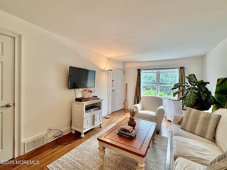 31 Cedar Ave #29 — Photo 3