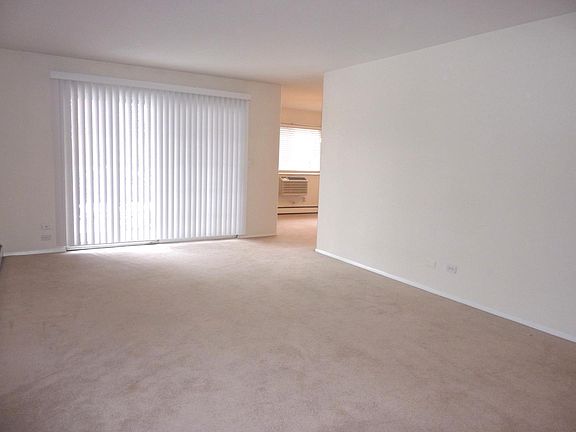 5th image of 101 N Lincoln Ln APT 1A