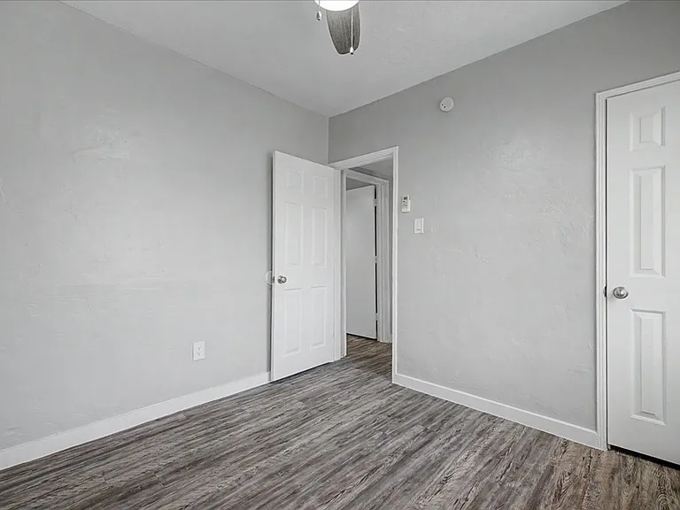 2122 N Forgeus Ave #C — Photo 15