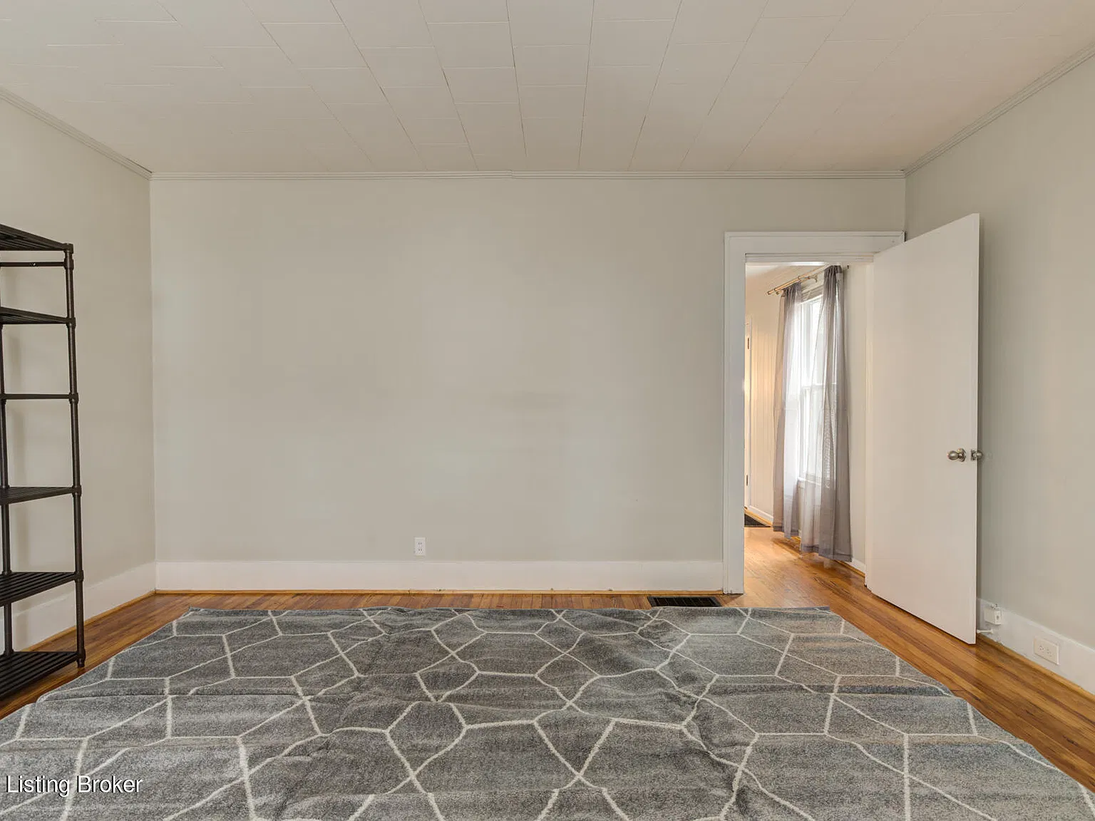 2 bed, 1.0 bath, 1120 sqft, $1,400 — Photo 4