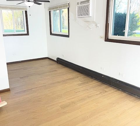 3rd image of 798 Pleasant Dr APT 3
