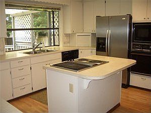 4th image of 1829 Centerwood Dr SE