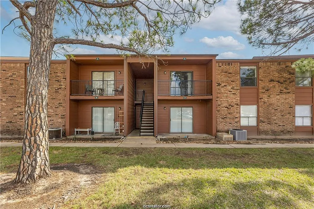 1 bed, 677 sqft, $1,000 — Photo 1