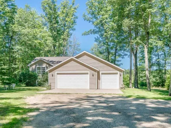 1634 51st St, Fennville, MI 49408