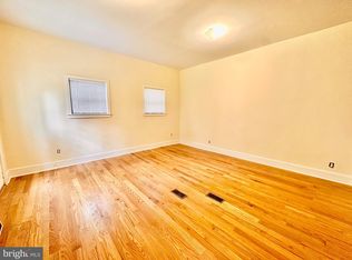 30 W Penn St #1R, Philadelphia, PA 19144