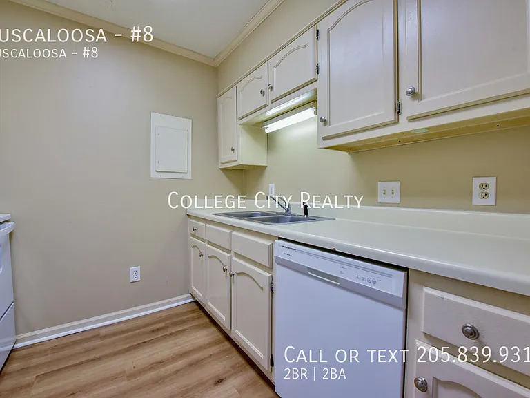 1813 Hackberry Ln #8 — Photo 12