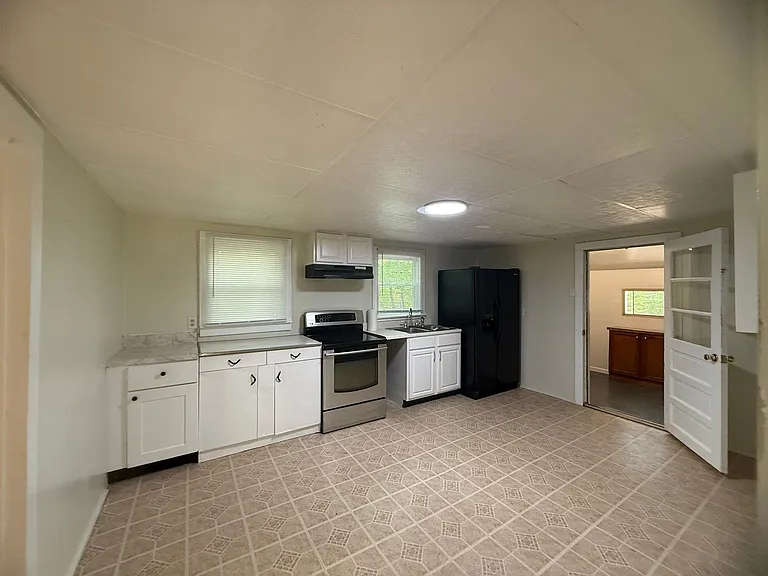 1208 S Coolwell Rd — Photo 11