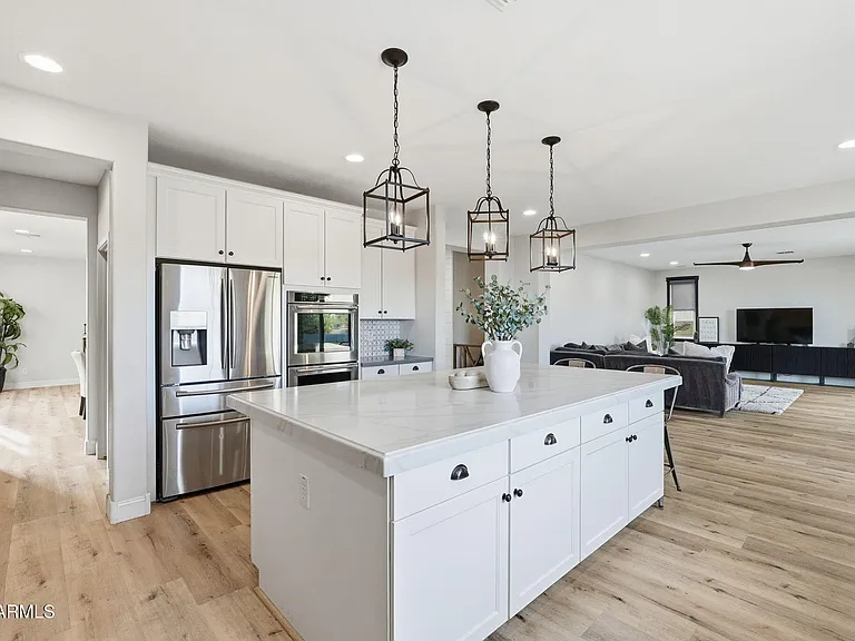 2830 E Pearl St — Photo 8