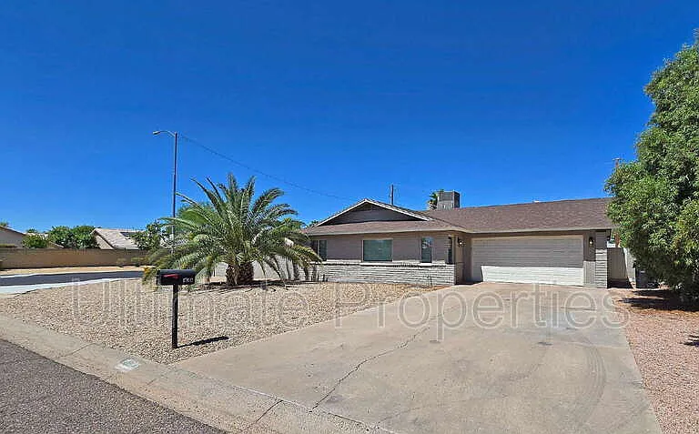 17802 N 43rd Way — Photo 2