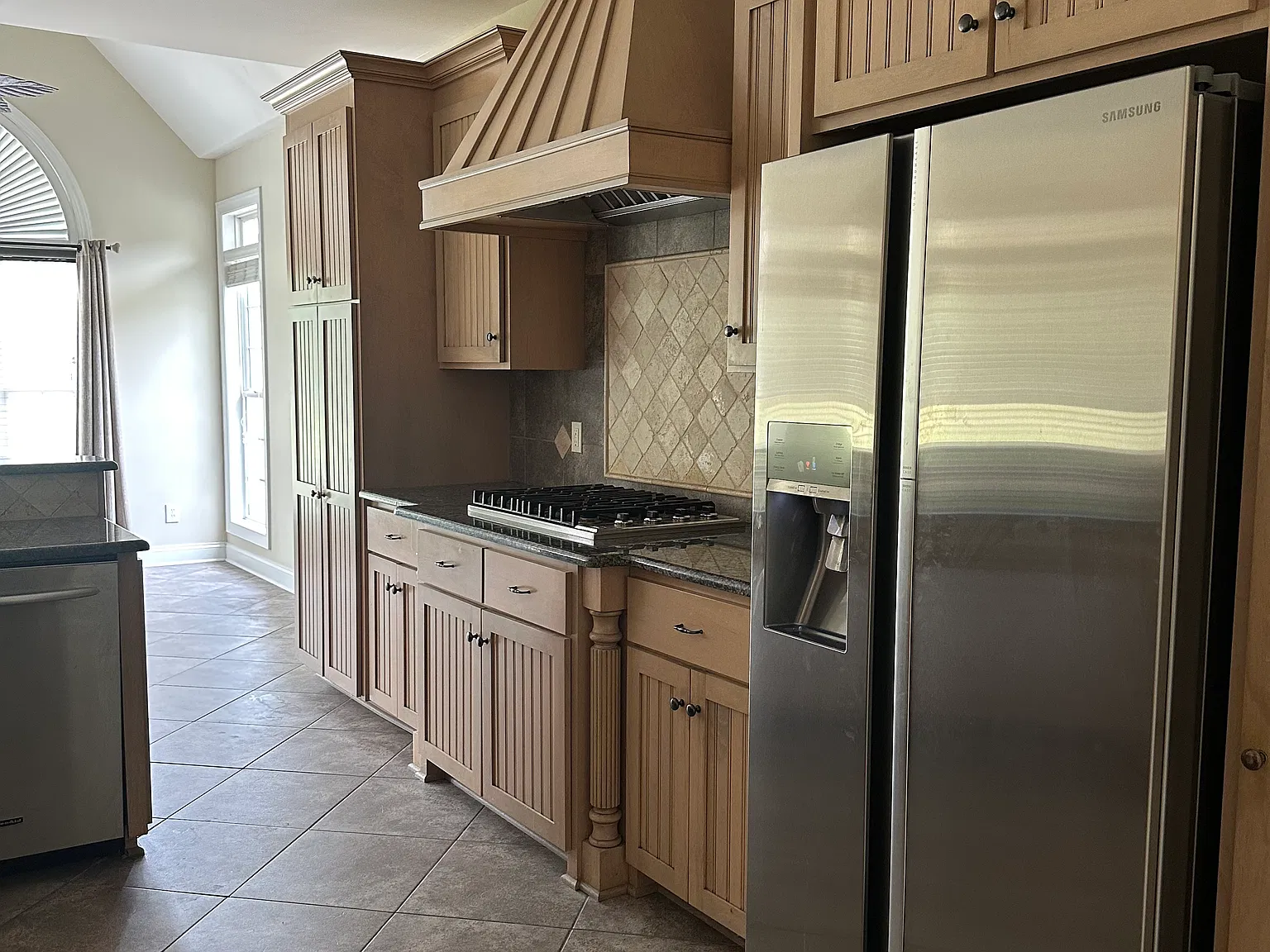 3 bed, 2702 sqft, $3,100 — Photo 4