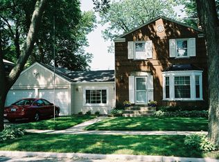 8636 Harding Ave, Skokie, IL 60076