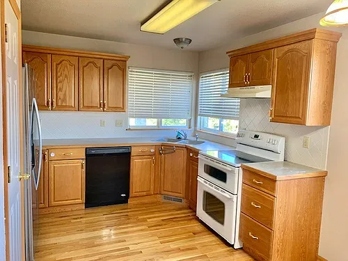 2597 Turquoise St Photo 1