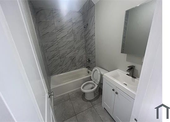 4th image of 112 S 7th St Floor 3