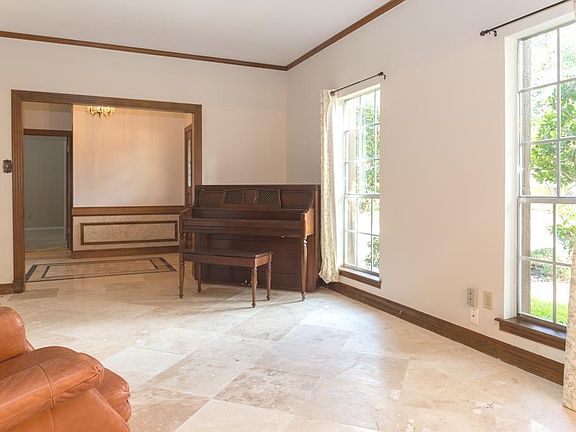 4th image of 5211 Sandy Grove Dr