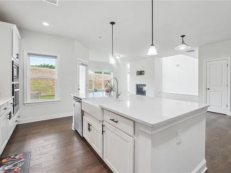 4055 Starwood Dr — Photo 12