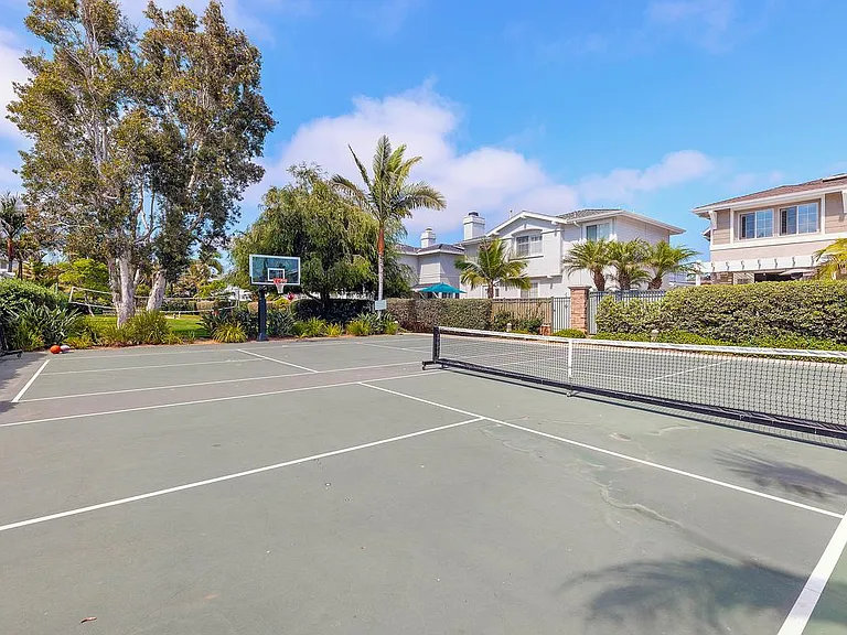 6963 Tradewinds Dr — Photo 37