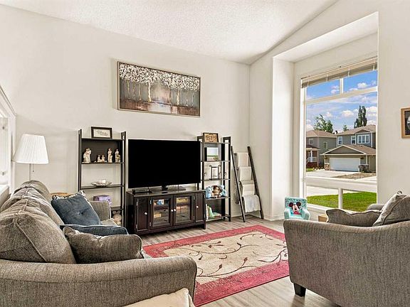 3rd image of 12121 W 103a St