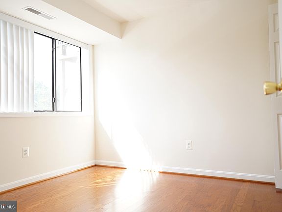 5th image of 7318 Lee Hwy Unit 18/102
