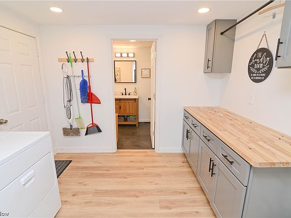5th image of 3050 Highland Ave