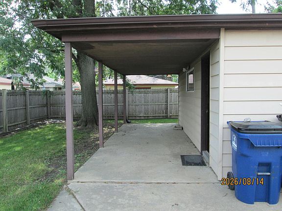 4th image of 4611 4611 Wright AVENUE