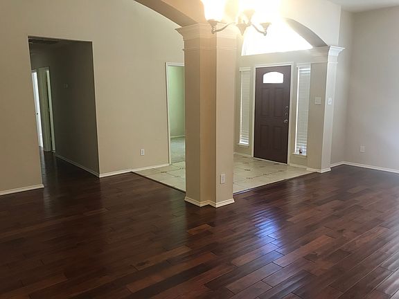 4th image of 8025 Alderwood Dr
