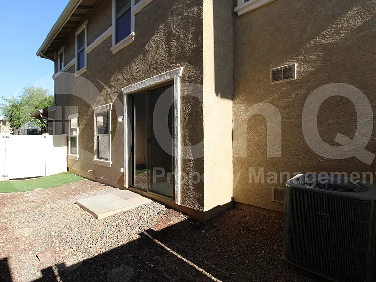 3915 E Kent Ave — Photo 23