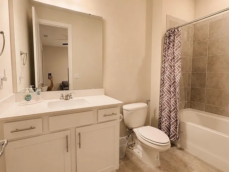 1433 Grand Palm Dr — Photo 6