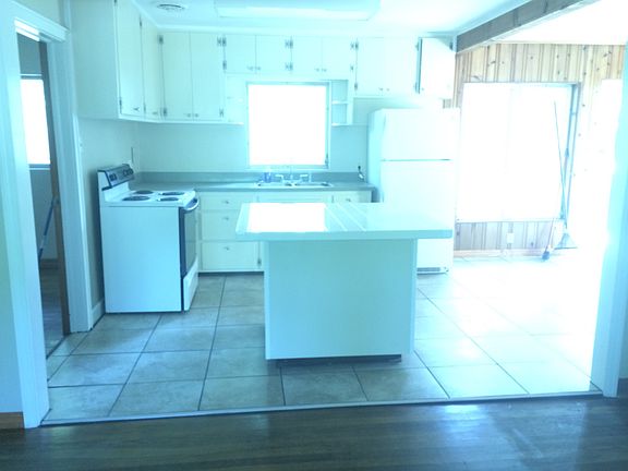 3rd image of 1509 Diana Dr