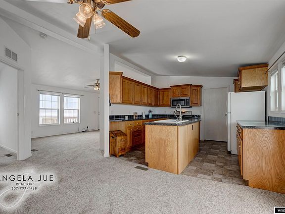 4th image of 9821 Chameleon St