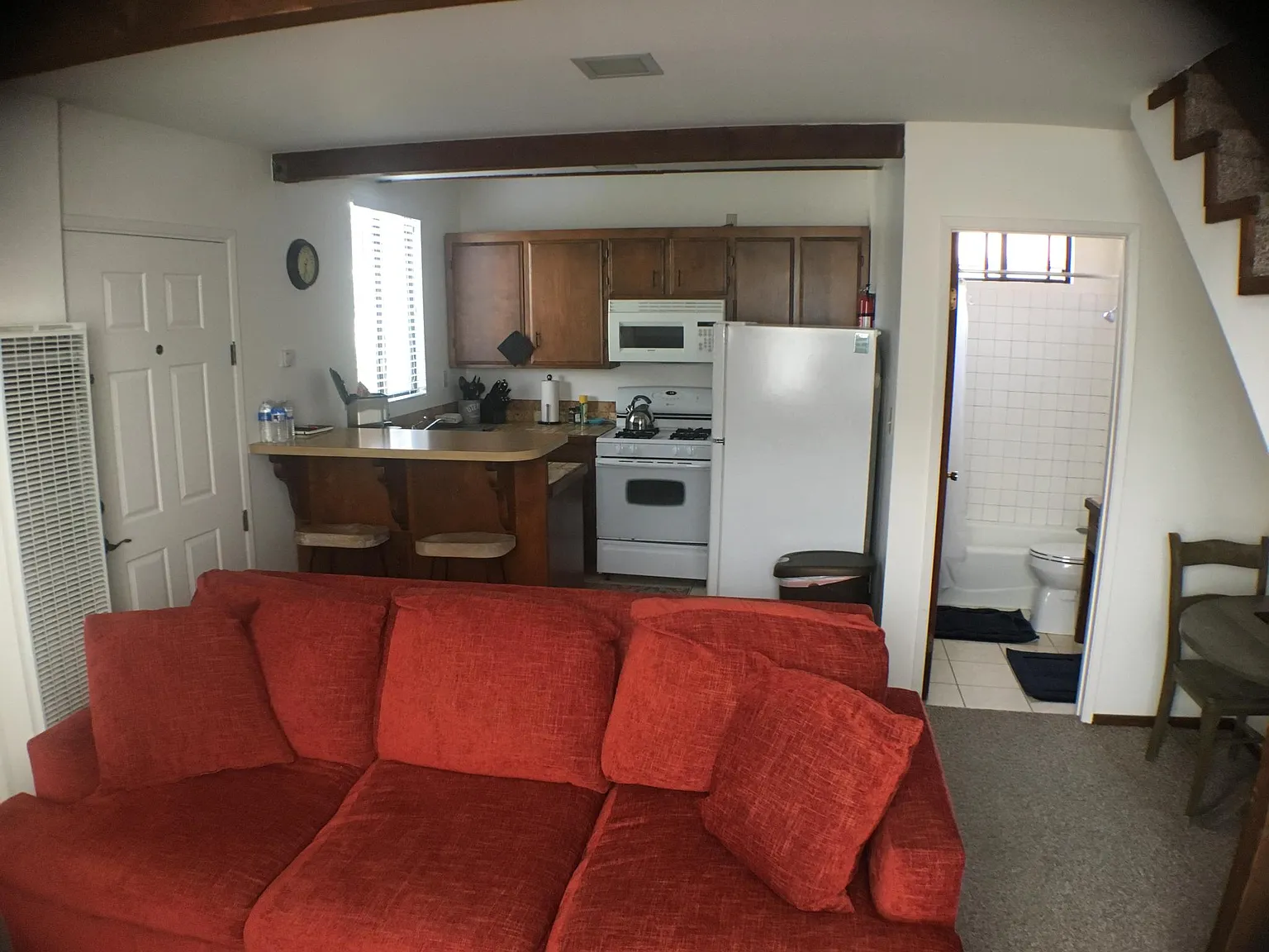 457 Islay St — Photo 4