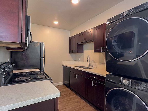 3rd image of 3425 Marlborough Ave Unit N
