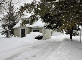 305 N Benton St, Winnebago, IL 61088