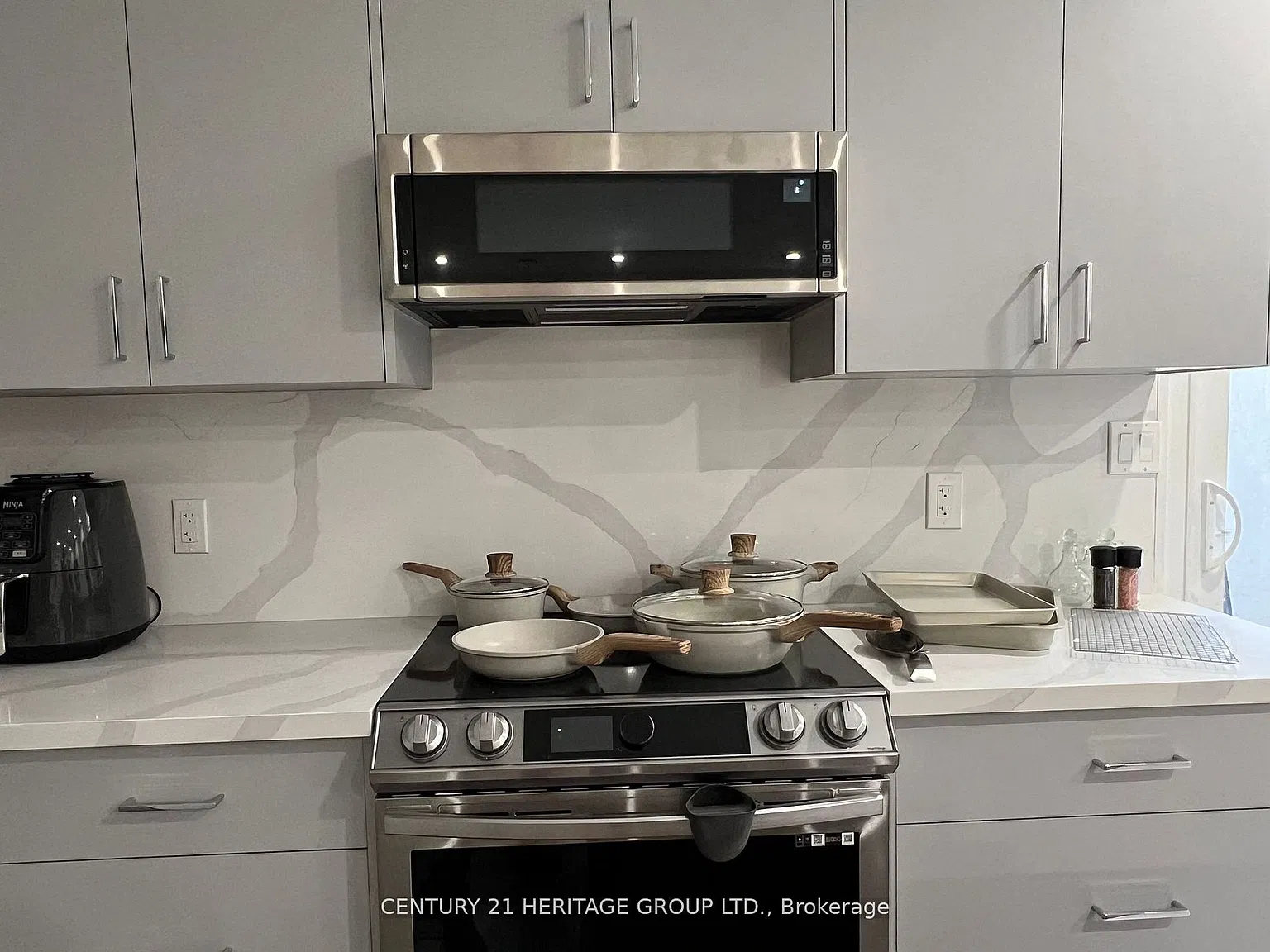 1 bed, $2,000 — Photo 2