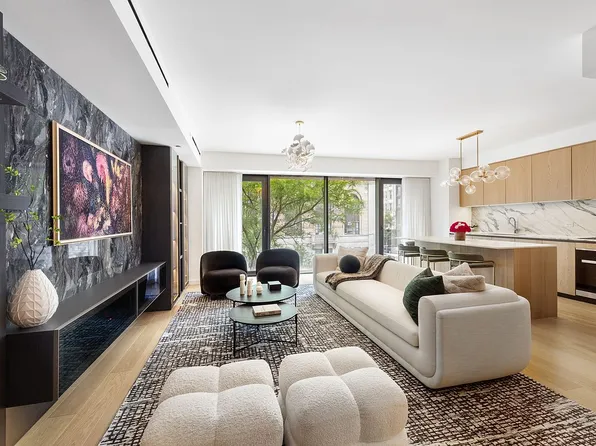 139 E 23rd St #3, New York, NY 10010