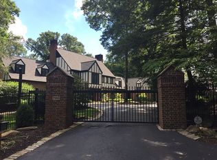 700 Little Bridge Ln, Pittsburgh, PA 15238