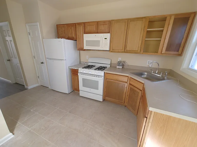 186 Passaic St — Photo 3