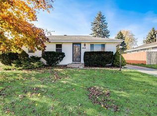 6918 Whitewater St, Racine, WI 53402