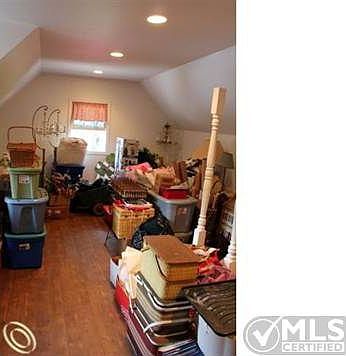 Bonus Room / Office / Studio